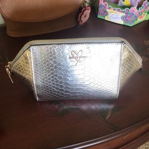 Victoria Cosmetics Bag ❣️